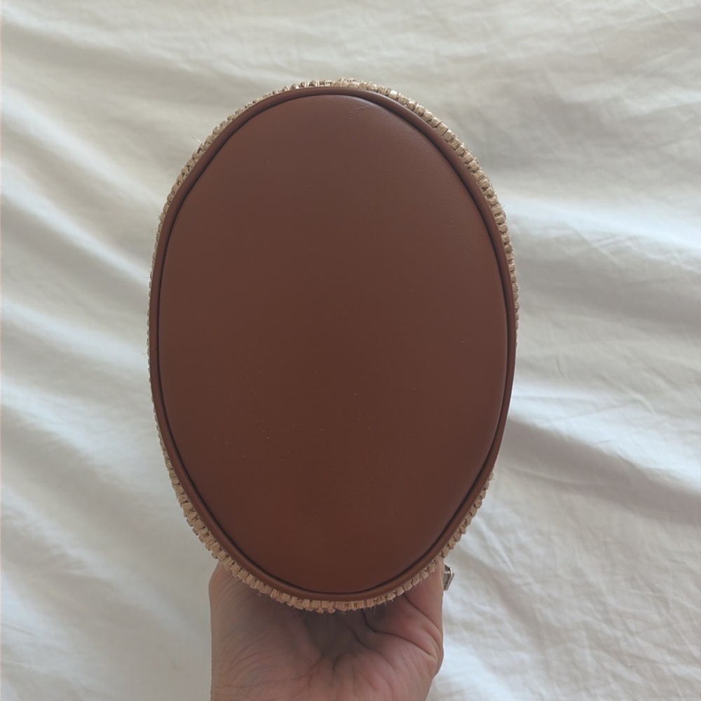 Salvatore Ferragamo Gancini Bucket Bag - Picture 4 of 9